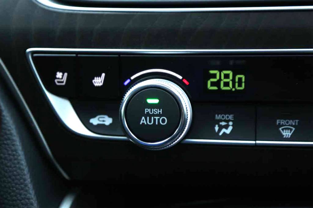 调高温度、调大风量，真的能让汽车空调更省油吗？
