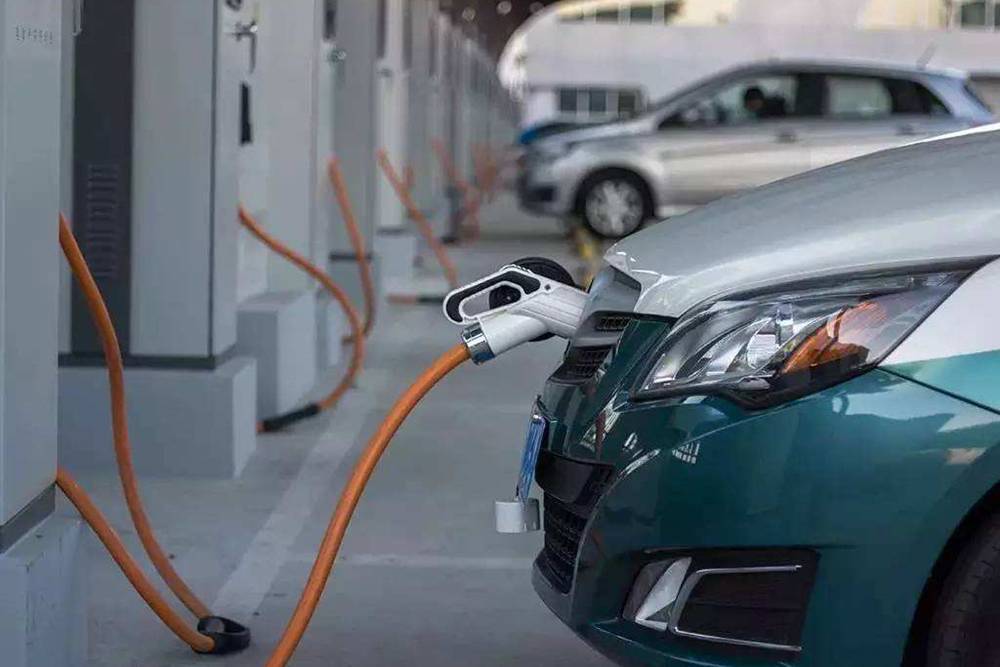 市场火爆的新能源汽车存在哪些问题？