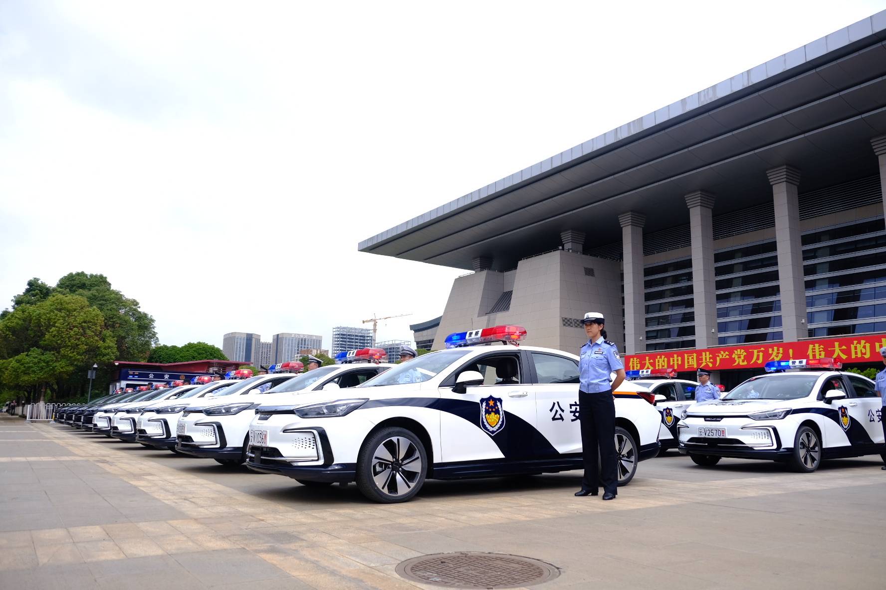 昆明市首批北京EU7新能源警用车正式交付