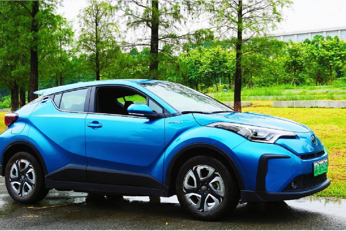 年輕人首選？廣汽豐田C-HR EV是未來(lái)主流 開(kāi)起來(lái)怎樣？