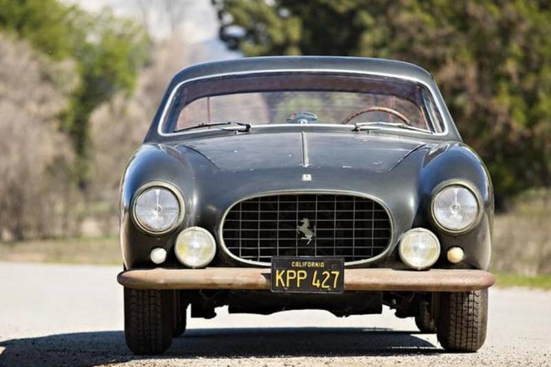 被誉为法拉利最经典的GT跑车，最早亮相于1954年的巴黎车展