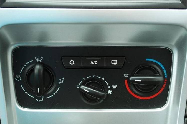 汽车自动空调和手动空调有什么不相同？