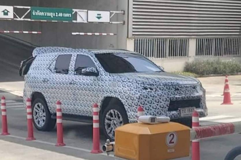 新款豐田Fortuner GR-S路試諜照曝光