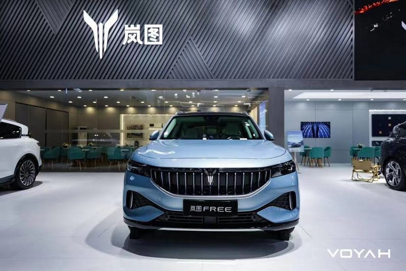 岚图free是岚图汽车首款车型,定位于"性能级智能电