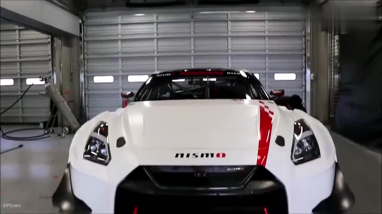 日產(chǎn)GT-R NISMO GT3測試驅(qū)動