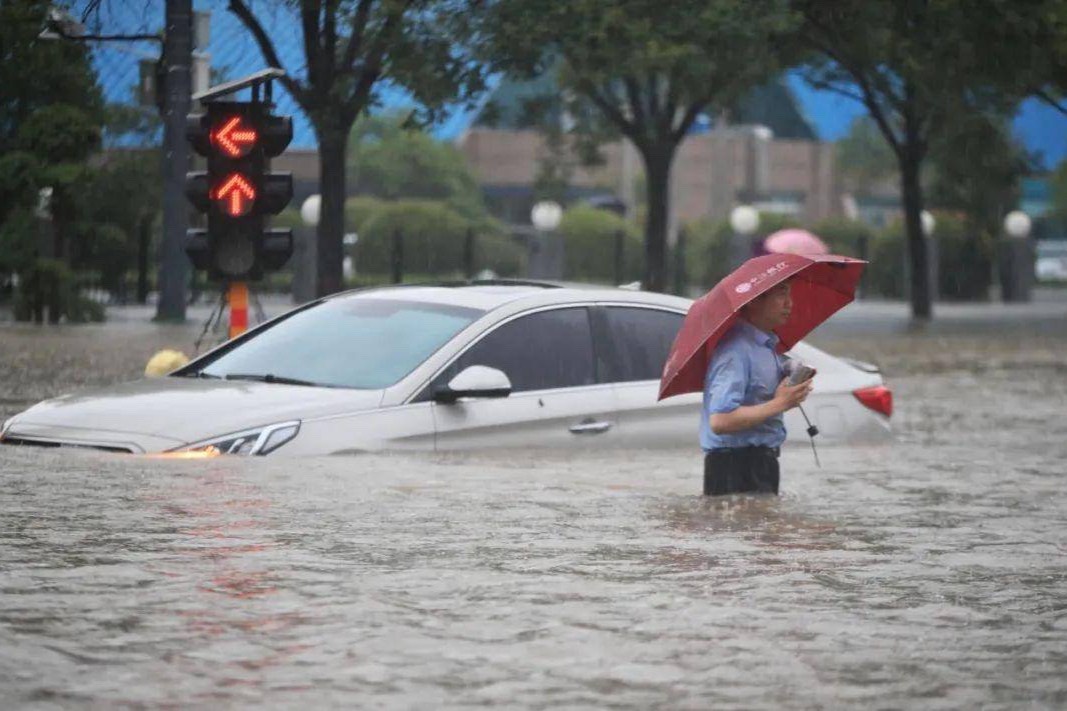 汽車暴雨泡水，保險該如何理賠？