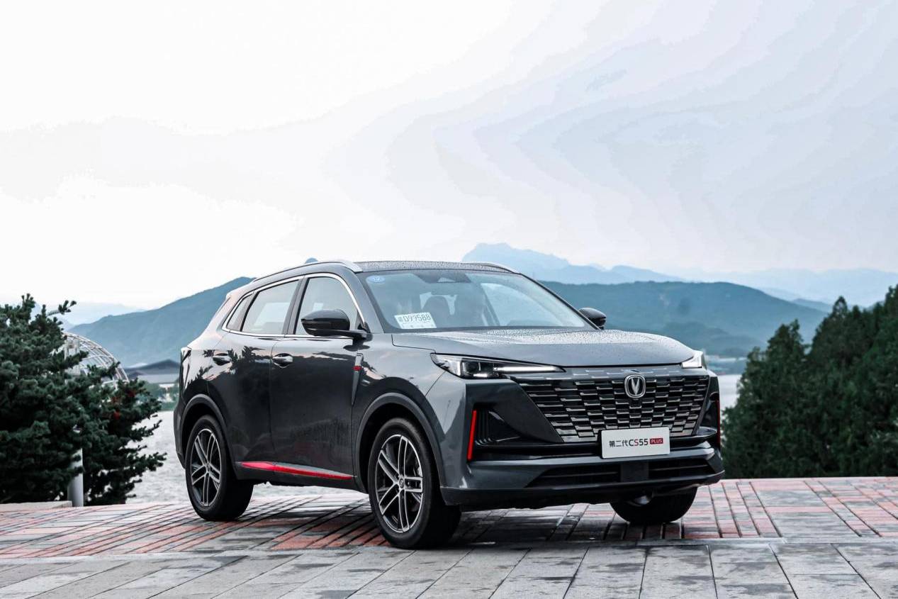 搶先體驗第二代CS55PLUS,實車比圖片帥,百公里6個油?