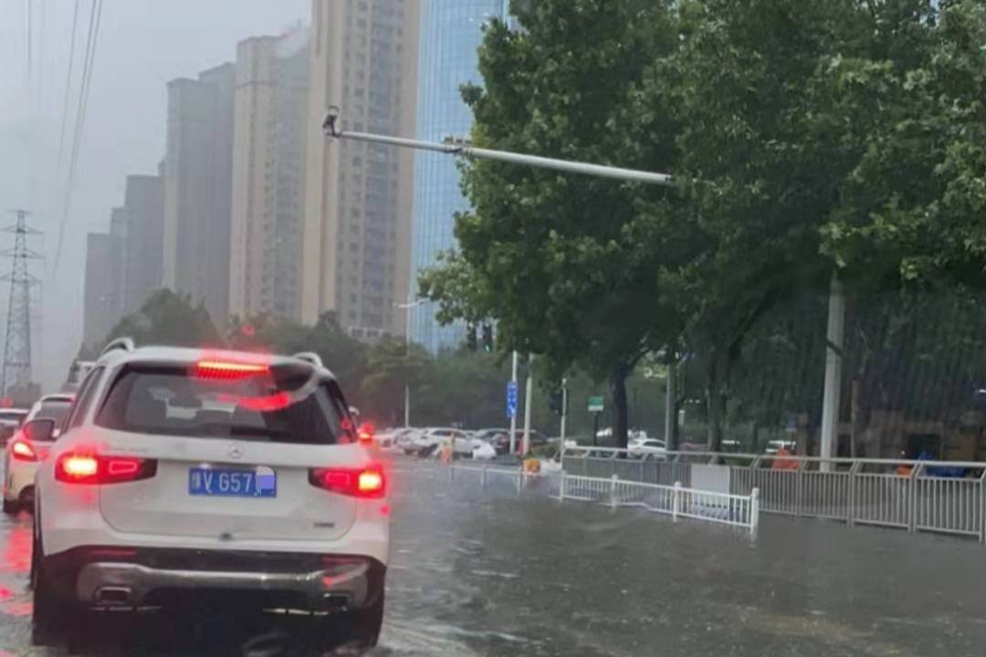 郑州暴雨，一个母亲惊魂10小时