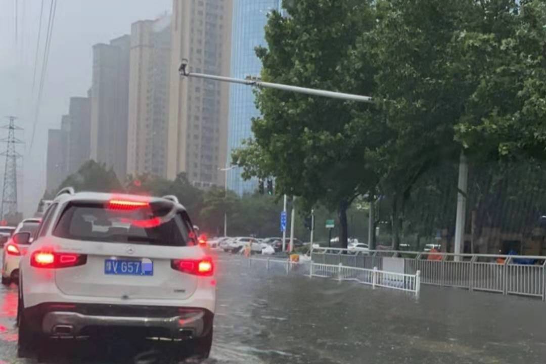 鄭州暴雨，一個(gè)母親驚魂10小時(shí)