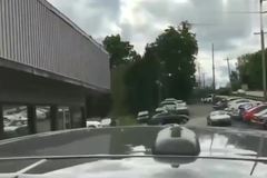 小宝玩车