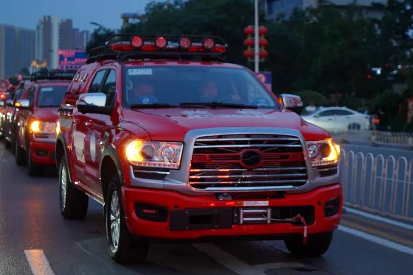 不忘強(qiáng)軍本色 中興多功能勤務(wù)保障車(chē)助力抗災(zāi)救援行動(dòng)