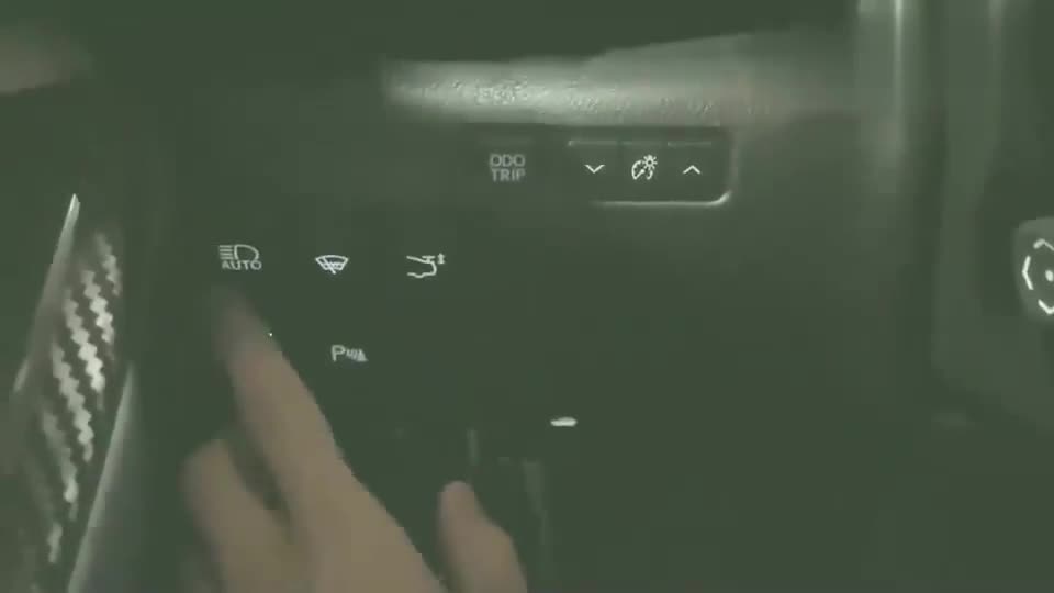 雷克薩斯RCF, 打開(kāi)無(wú)框車門(mén)坐進(jìn)車內(nèi)我心動(dòng)了