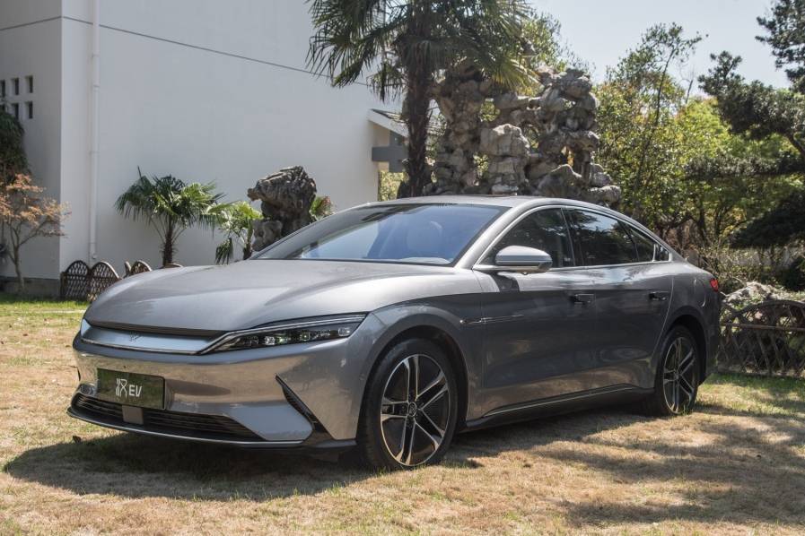 新能源車型銷量破5萬(wàn)！比亞迪7月份再傳捷報(bào)，老大位子已坐穩(wěn)？