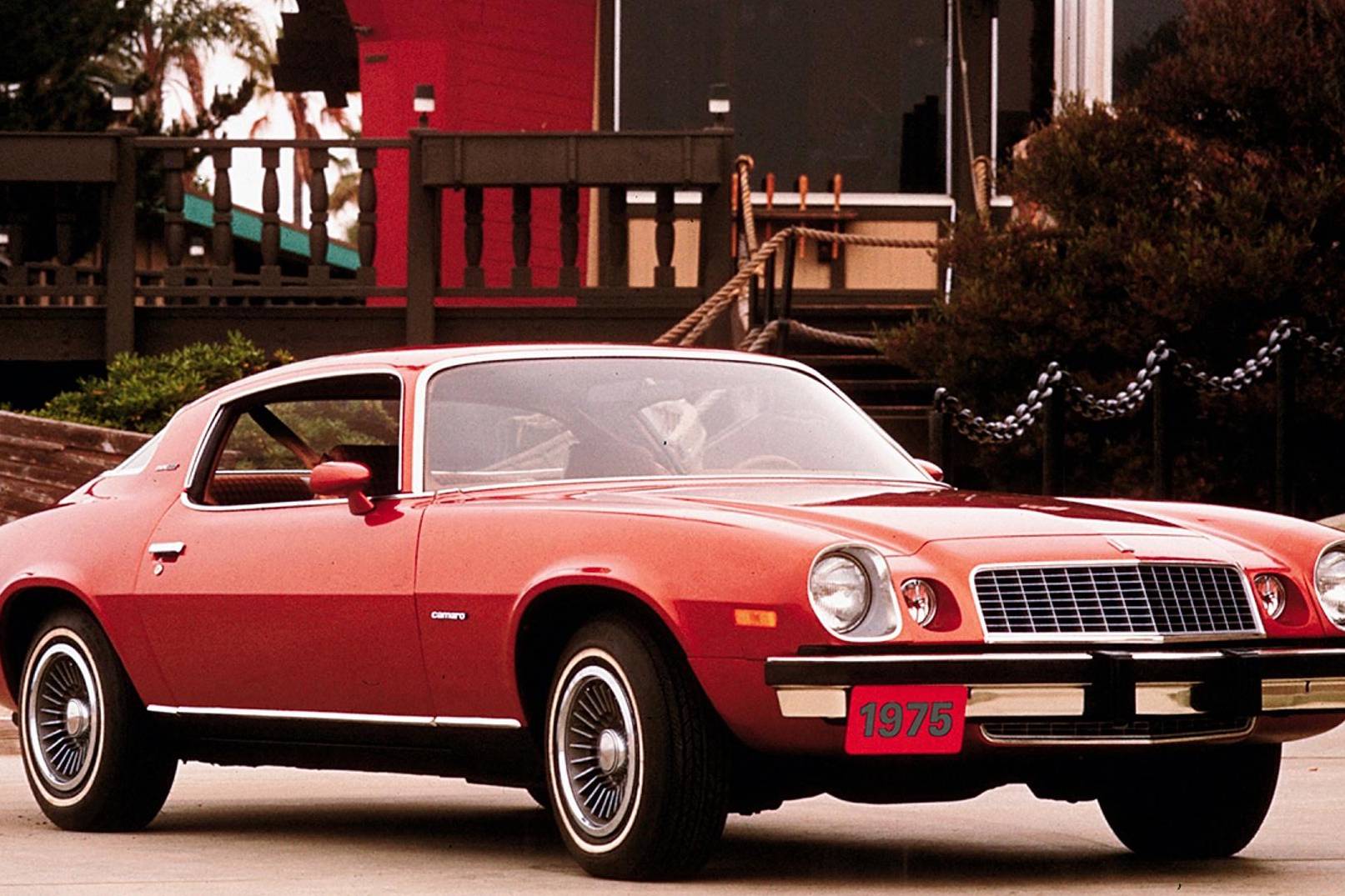 尘封30年的大黄蜂！谷仓发现1975年雪佛兰Camaro