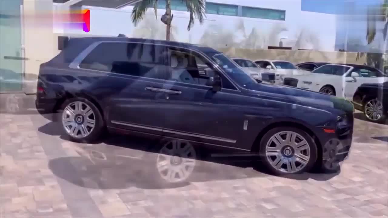 勞斯萊斯庫里南全方位展示，打開車門看到內(nèi)飾就知道多奢華