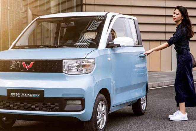 2万多的纯电动汽车买五菱宏光mini EV奔奔E-star？