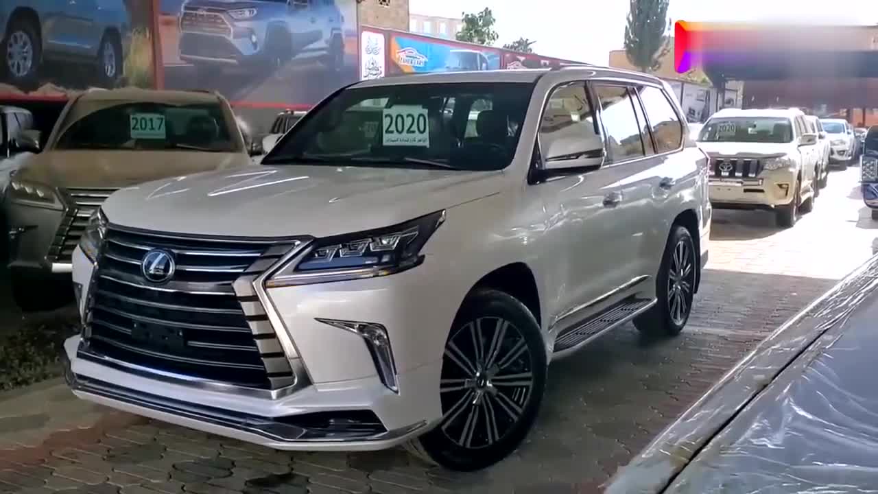 雷克薩斯LX570，打開LED流水燈和車門后，給個(gè)不買的理由！