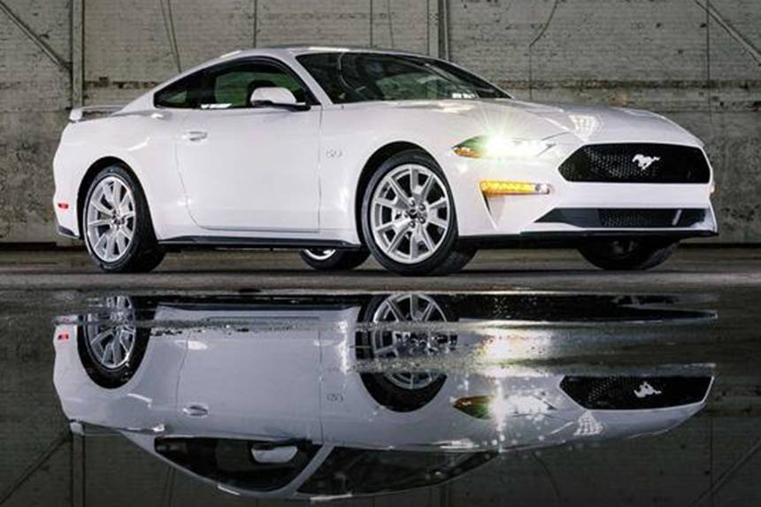 福特Mustang特别版发布，白色车身帅气十足