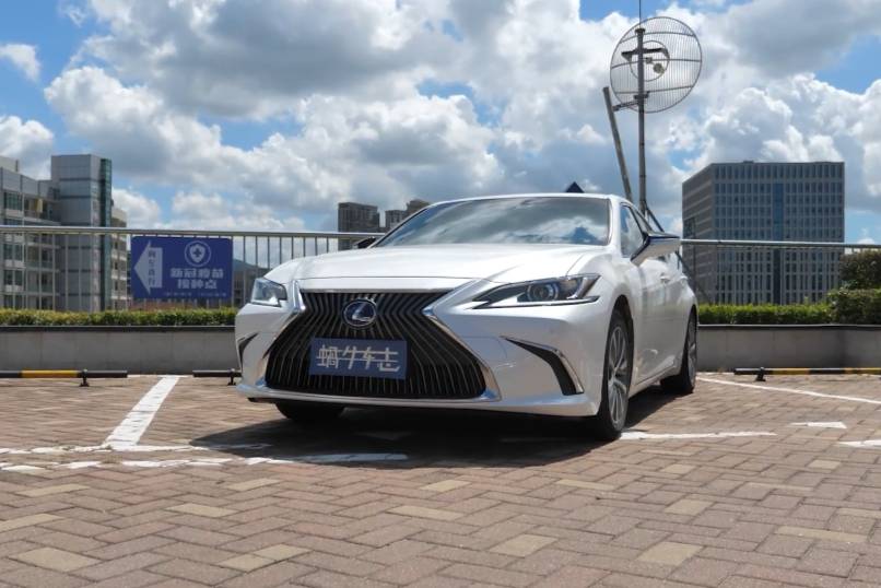 保值率低的二手車能選嗎？這幾款豪華二手車真跟“撿白菜”似的！