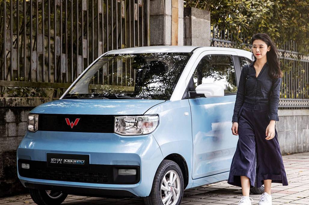 成都車展電動小車上位：QQ復(fù)活大戰(zhàn)甲殼蟲，電動高爾夫來襲