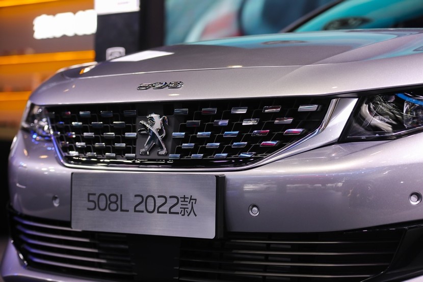 2022款标致508谍照,东风标致换全新LOGO 新法式 新旗舰东风标致508l 2022款诚意亮相成都车展