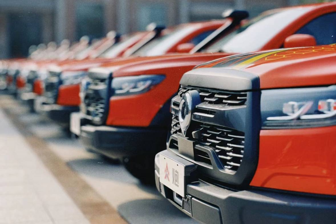 全國第一批火炮交車 出征阿拉善英雄會