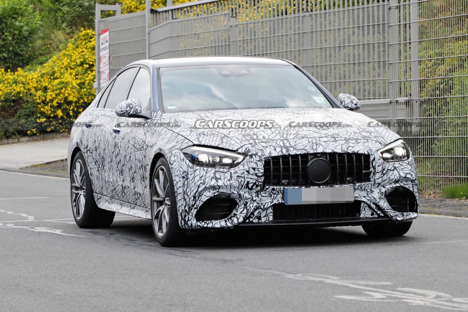 搭載四缸混動(dòng)引擎 AMG C63車型諜照曝光