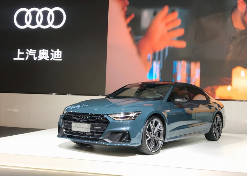 搭载v6发动机,百公里加速5.6秒,上汽奥迪a7l开启预售