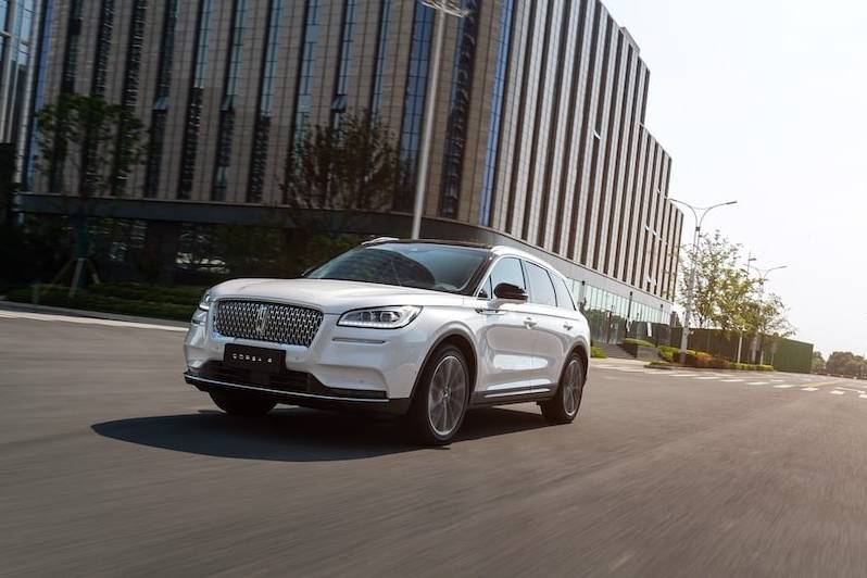 30萬(wàn)預(yù)算想買(mǎi)豪華品牌SUV？這五款車(chē)型你不容錯(cuò)過(guò)