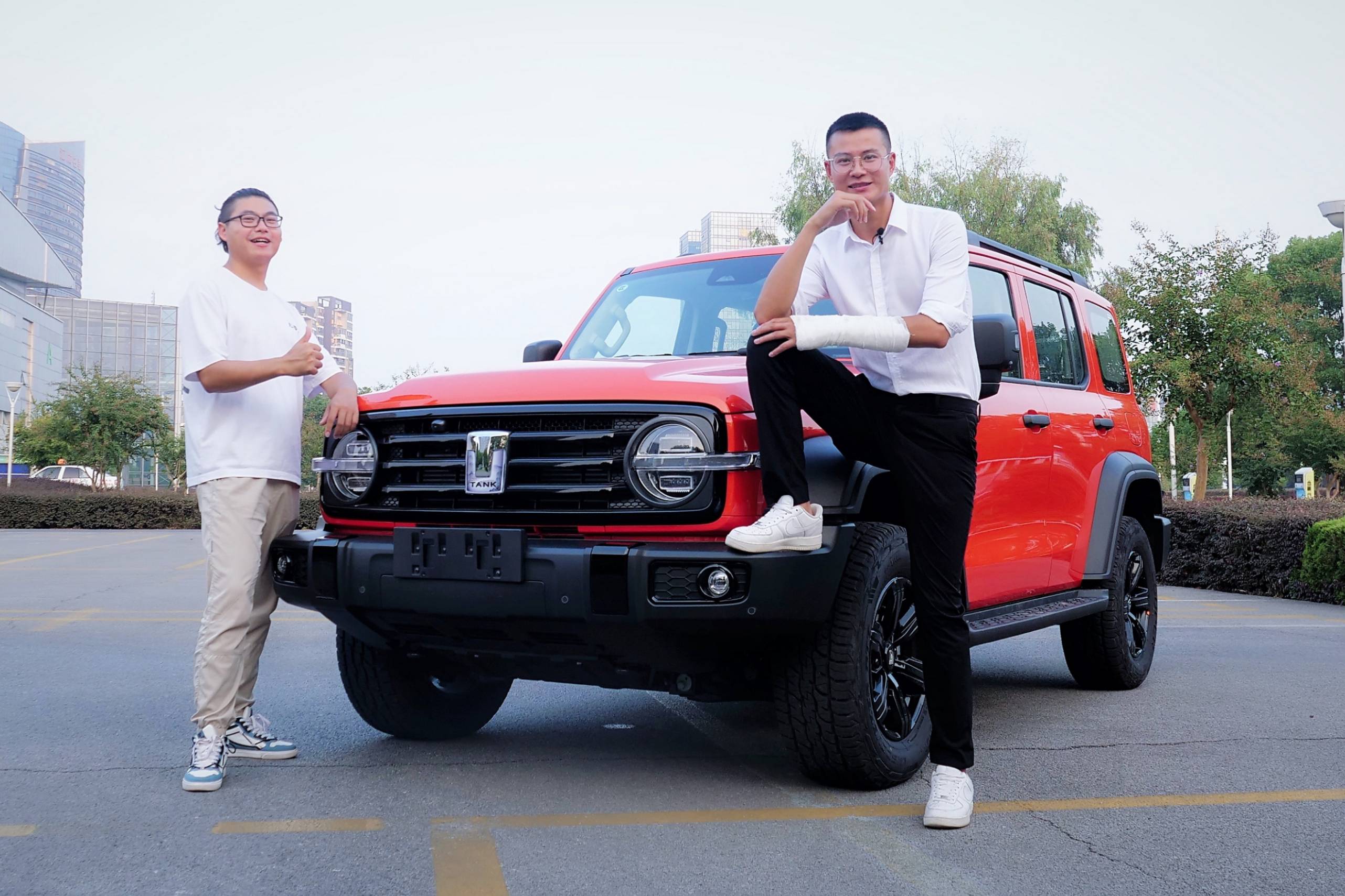 運(yùn)動(dòng)家轎“一哥”之爭(zhēng)，第三代MG6 PRO、影豹，誰(shuí)更勝一籌
