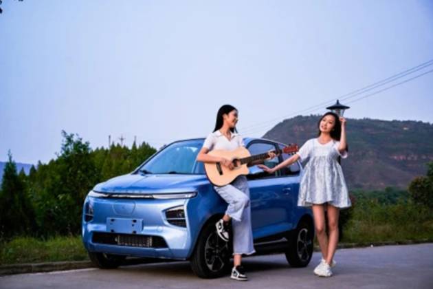 把握女性消費密碼 朋克美美成為微型電動車市場耀眼的新星