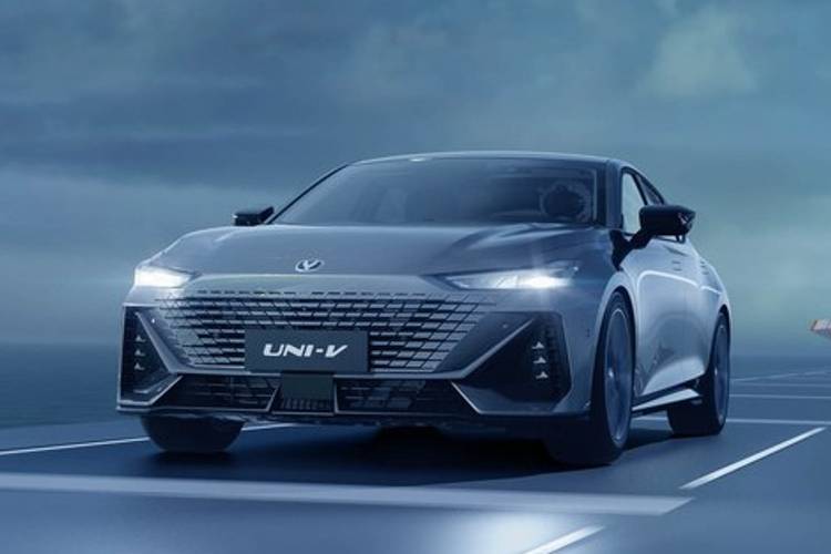 UNI系列首款轎車！長安UNI-V將于11月21日首發