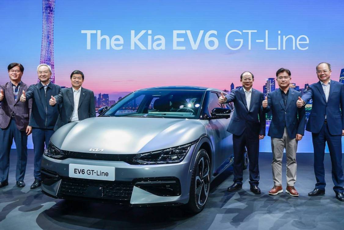 起亚加速电动化，电动平台打造的EV6实力如何？车展实地看了看