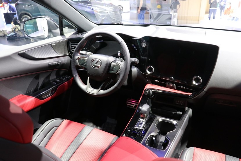 雷克萨斯nx200报价内饰,雷克萨斯nx200内饰 雷克萨斯nx:十款配置怎么选,中高配值得关注?