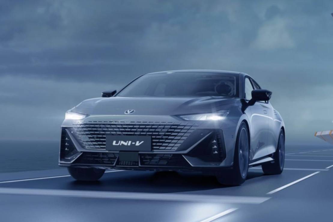 UNI系列首款轎車/明年上市，長安UNI-V今晚亮相
