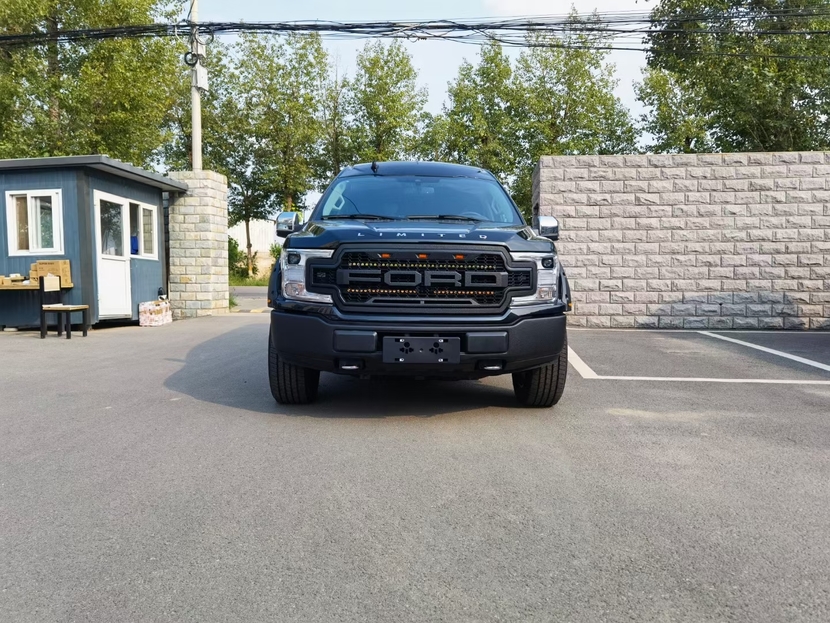 2021款f-150高顶福特勇猛者由进口的f150 ltd中规版为底盘改装的铱铑