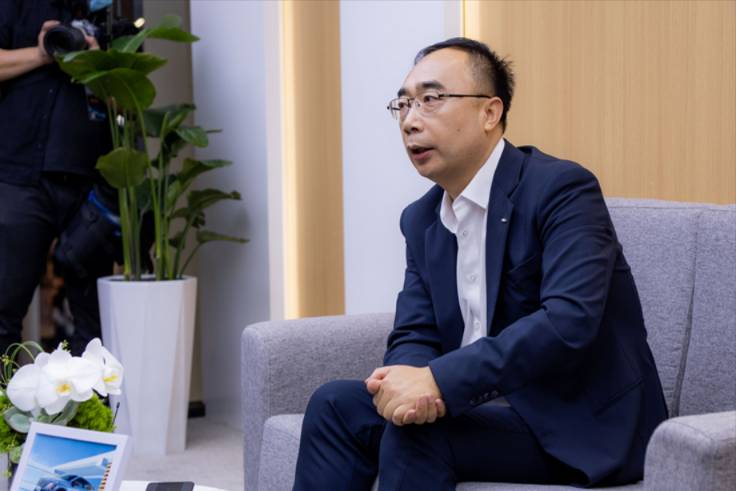 專訪賈亞權：“理工男”哪有那么冰冷，他的「朋友」圈說明一切