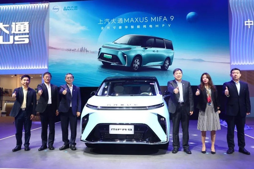 大通便带来了大量特别定制后的全新车型,上汽牛·魔王和d90 pro亚马逊