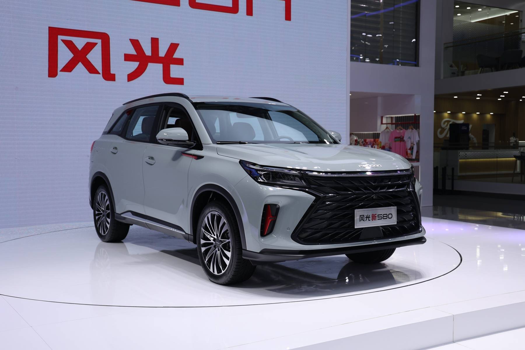这款十万出头的SUV，空间和舒适性能做到这么优秀？
