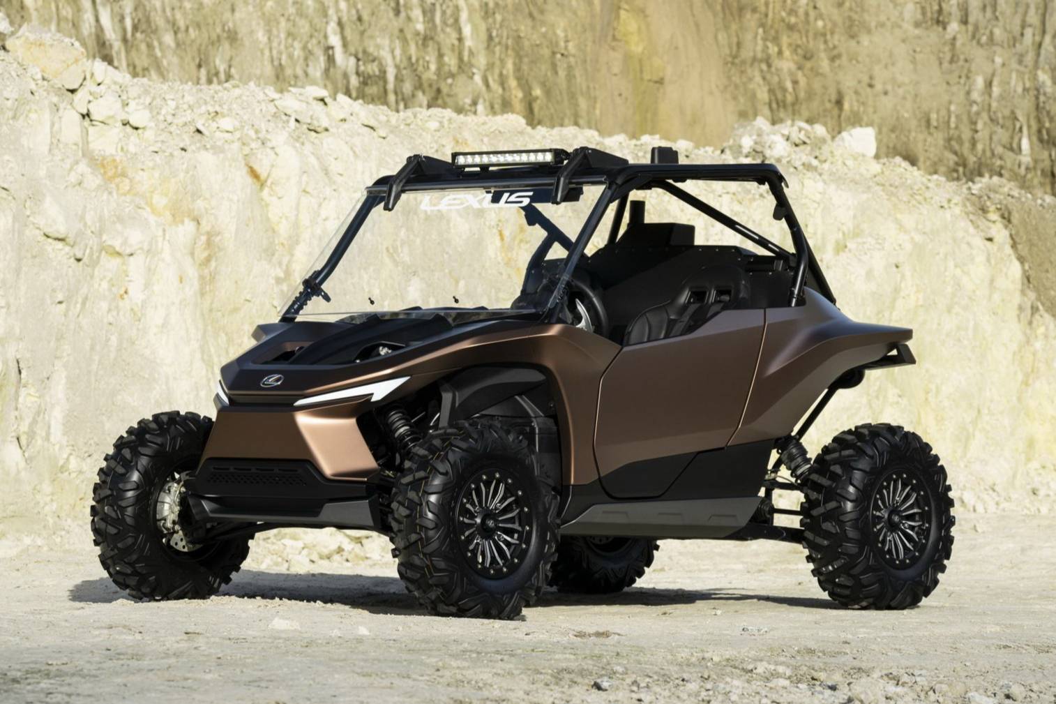 搭载1.0L氢动力内燃机的雷克萨斯ROV概念越野车