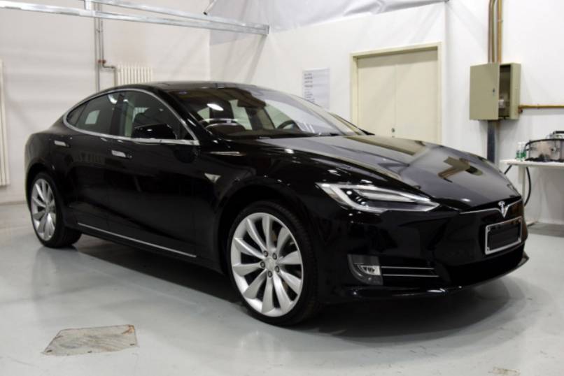 特斯拉Model S：百万的车价，三年保养不到3千？