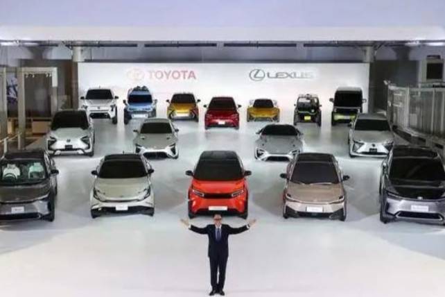 丰田发力新能源，将推出30款纯电动汽车，特斯拉准备接招