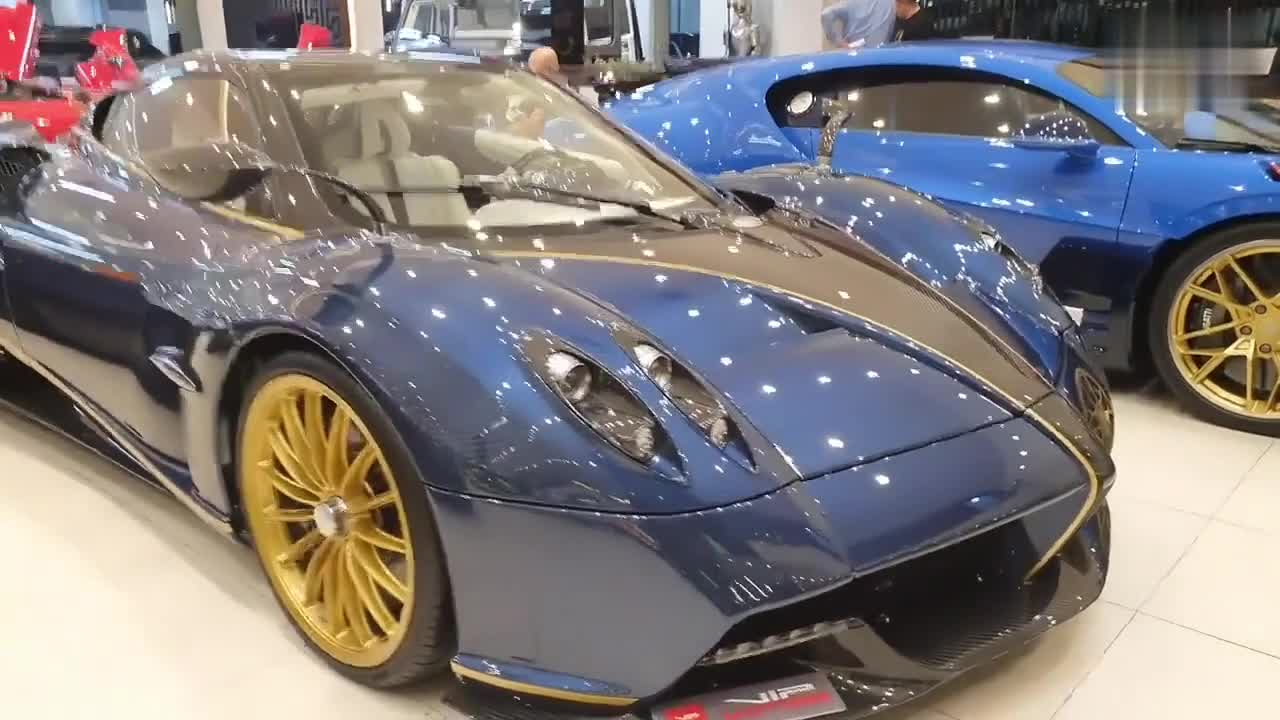 超跑界的藝術(shù)品帕加尼Huayra Roadster賞析1