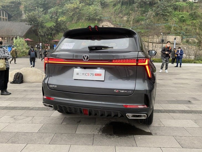 2022年的第1款suv,为什么是第二代长安cs75plus?4205.png