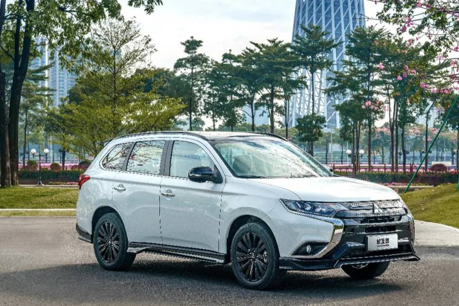 15萬落地買日系緊湊型SUV,現在買三菱歐藍德很劃算