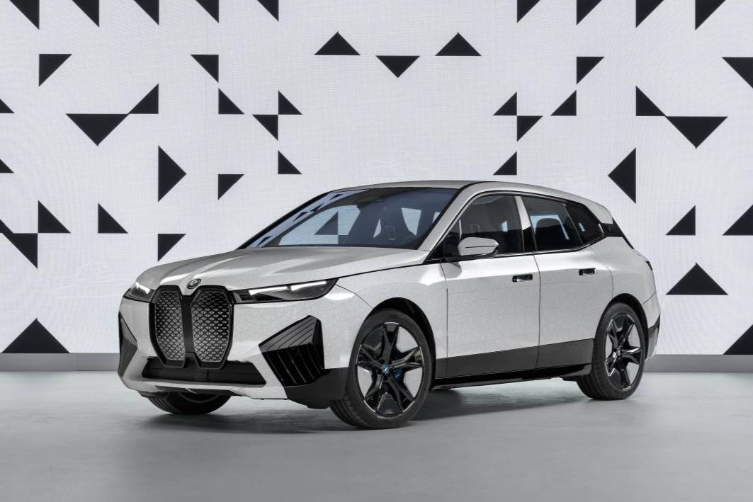 你有想過汽車可以一鍵變色嗎？BMW真的做到了