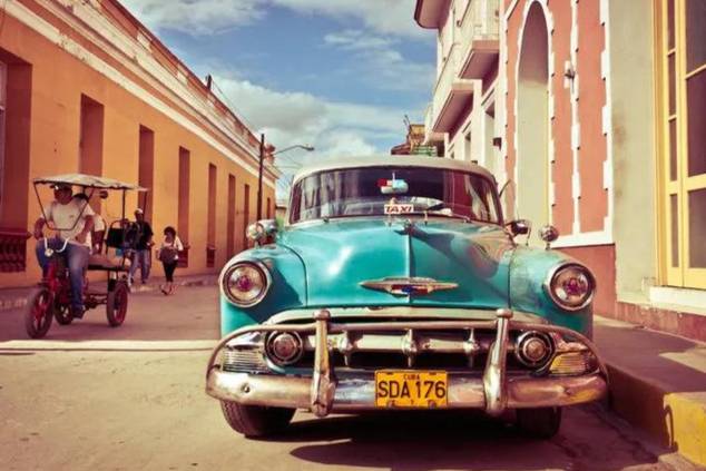 古巴老爷车集体复活，组团改成纯电驱，这将是另外一种体验