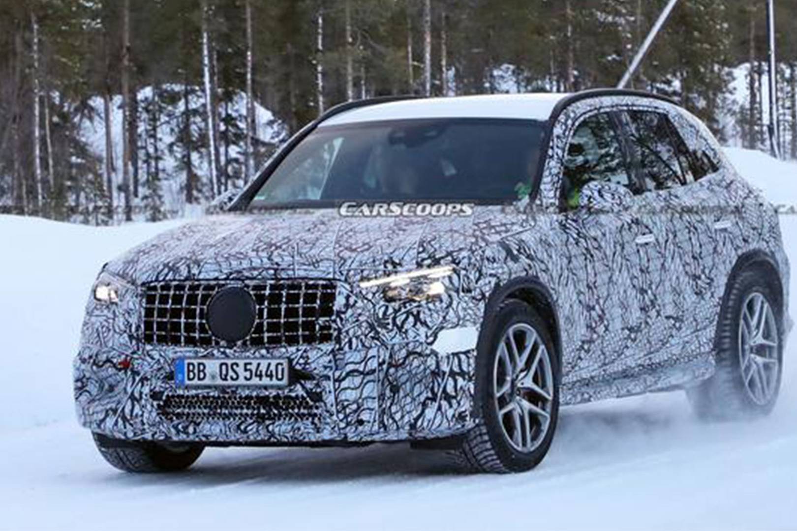 【焦點(diǎn)快訊】功率或超480千瓦，全新AMG GLC 63諜照