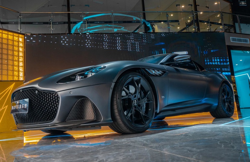 阿斯顿马丁 dbs superleggera 评测:这是一款重型性能轿跑车