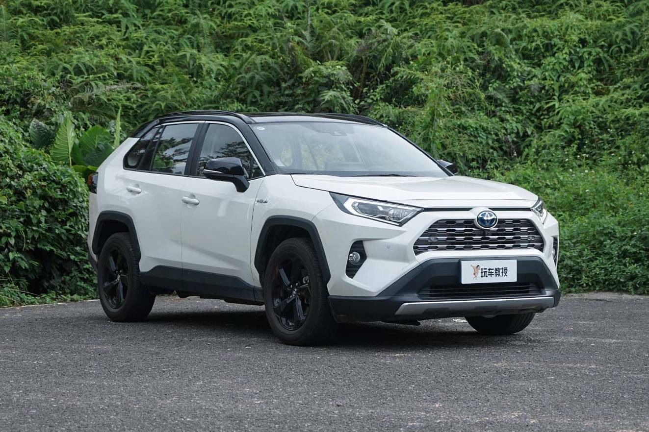 20万买家用省心省油的SUV？那么这款RAV4荣放很适合你